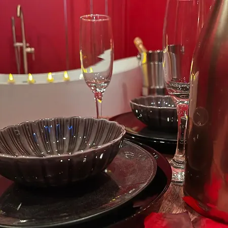 Holiday home Le Boudoir Rouge - Loveroom Luxueuse Pour Couples *