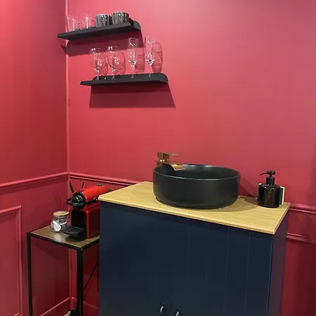 Le Boudoir Rouge - Loveroom Luxueuse Pour Couples * La Ferte-Gaucher
