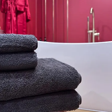 Le Boudoir Rouge - Loveroom Luxueuse Pour Couples La Ferte-Gaucher
